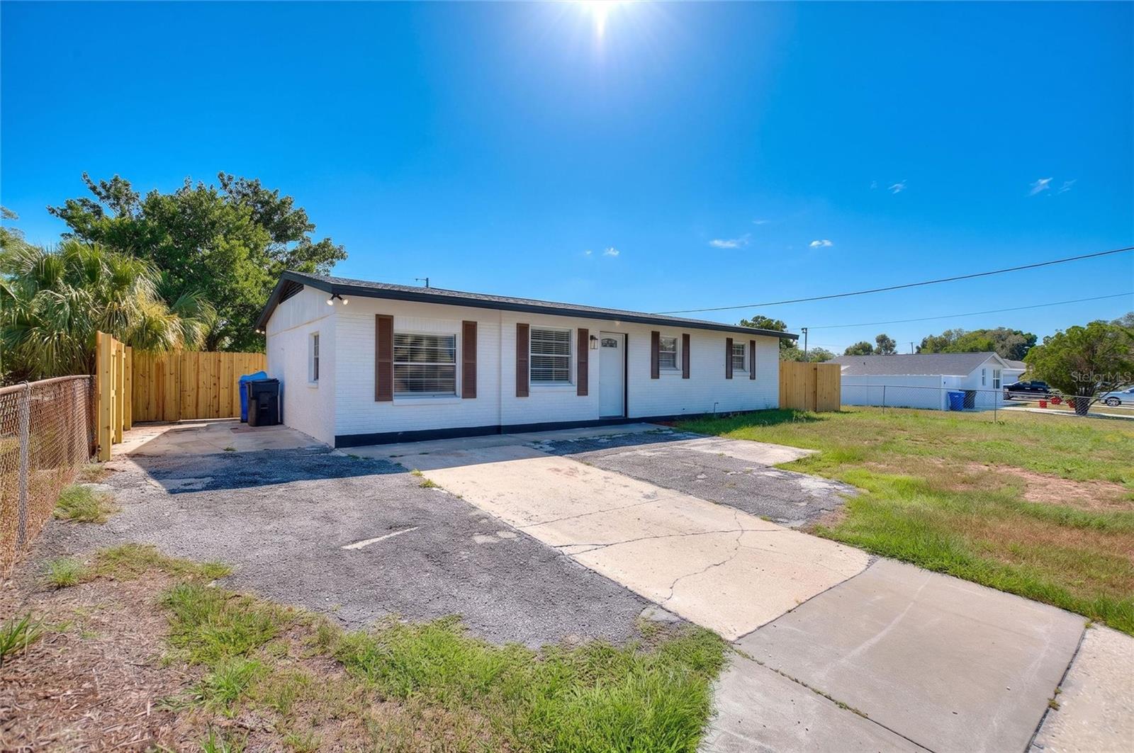 8204 ALLAMANDA AVE — photo 23