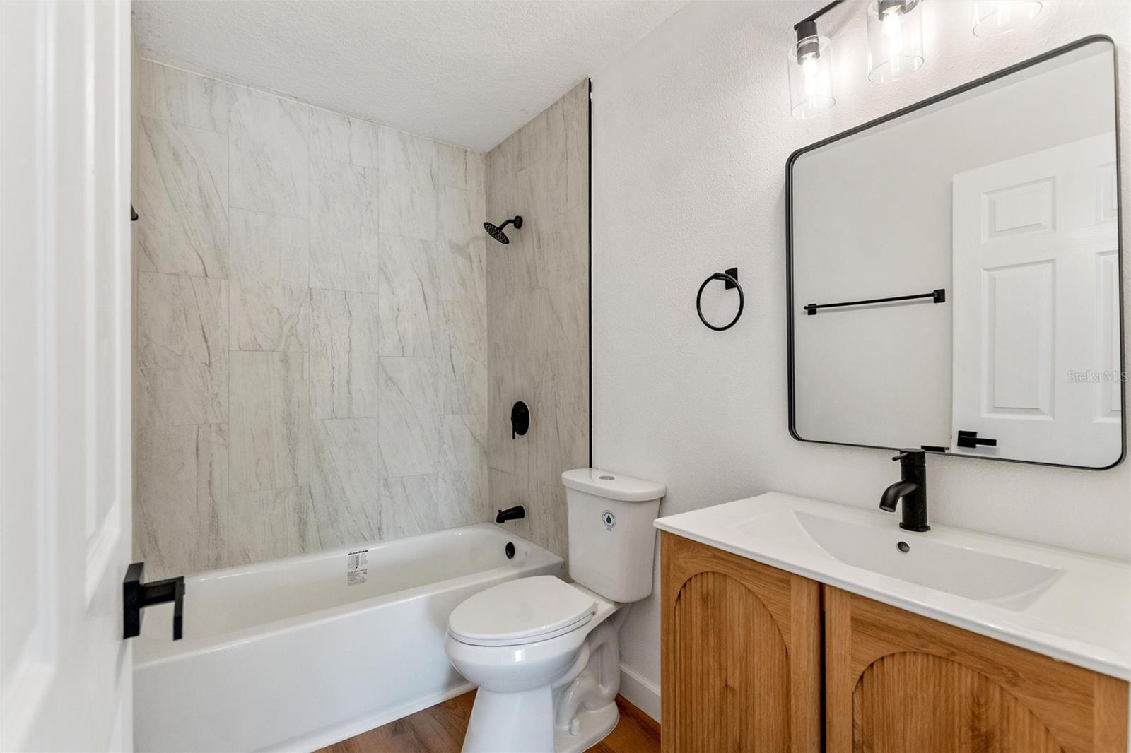 8204 ALLAMANDA AVE — photo 19