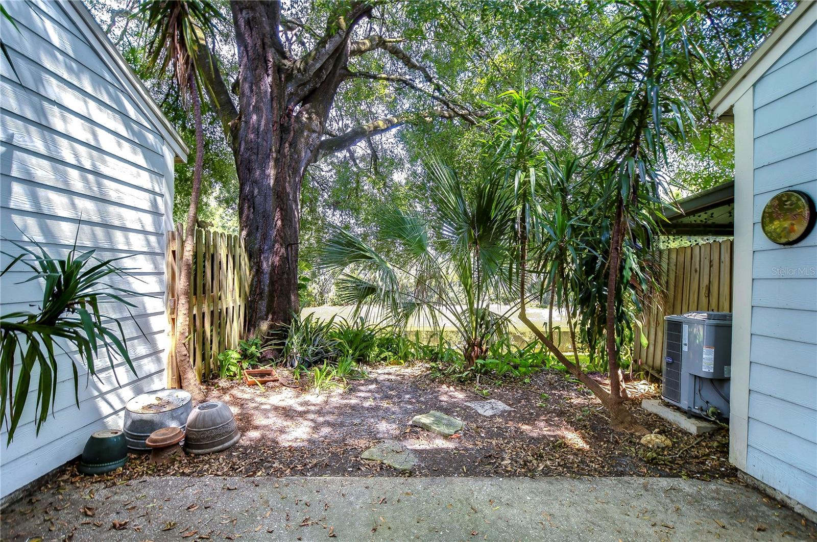 13937 FLETCHERS MILL DR — photo 35