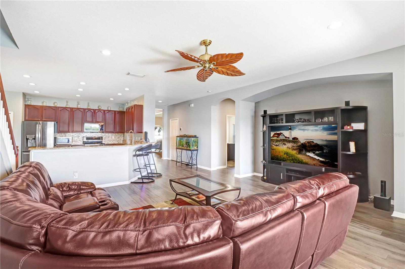 433 YORK DALE DR — photo 12