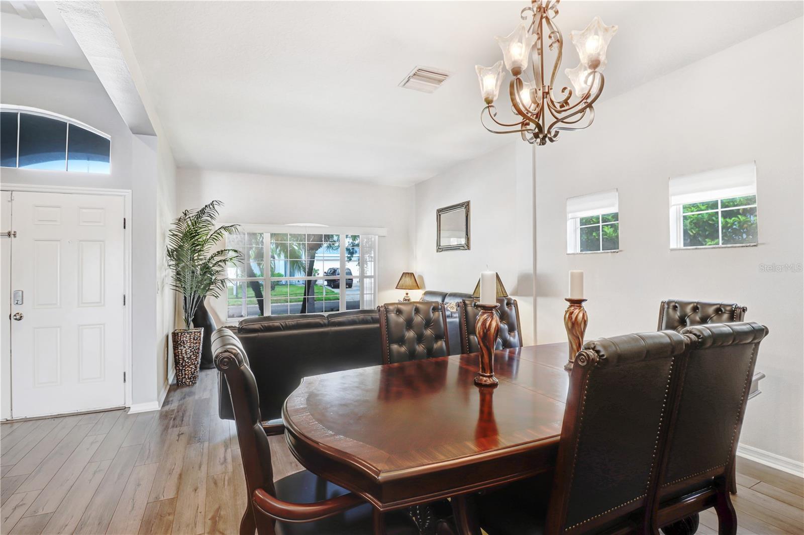 433 YORK DALE DR — photo 6