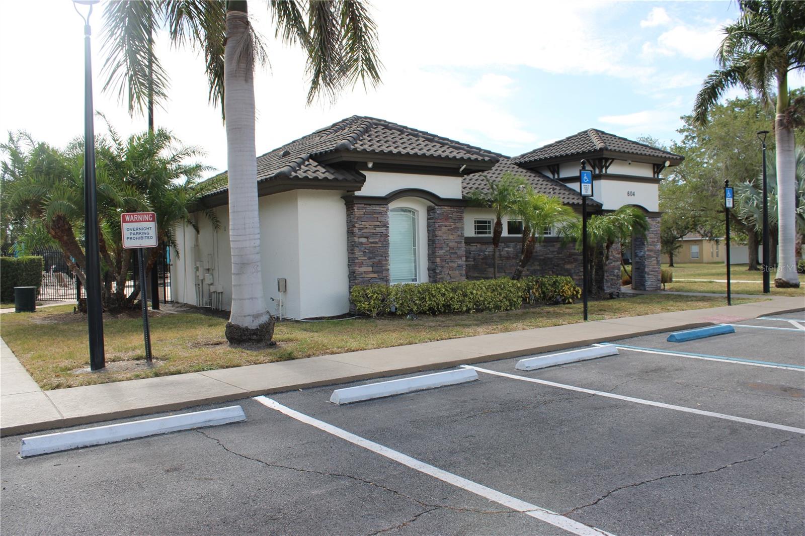 433 YORK DALE DR — photo 35