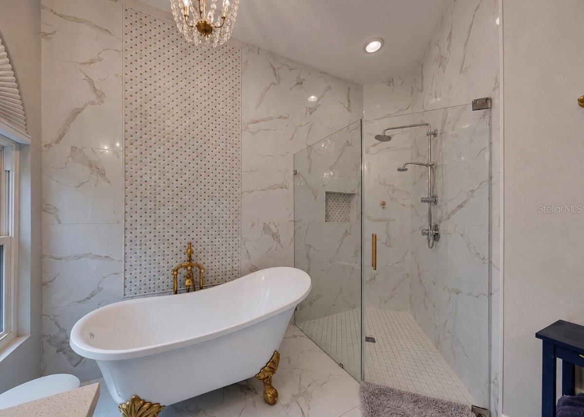 5204 GREEN FOREST CT — photo 28