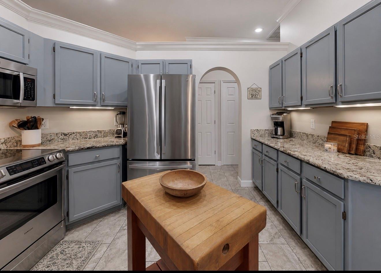 5204 GREEN FOREST CT — photo 18