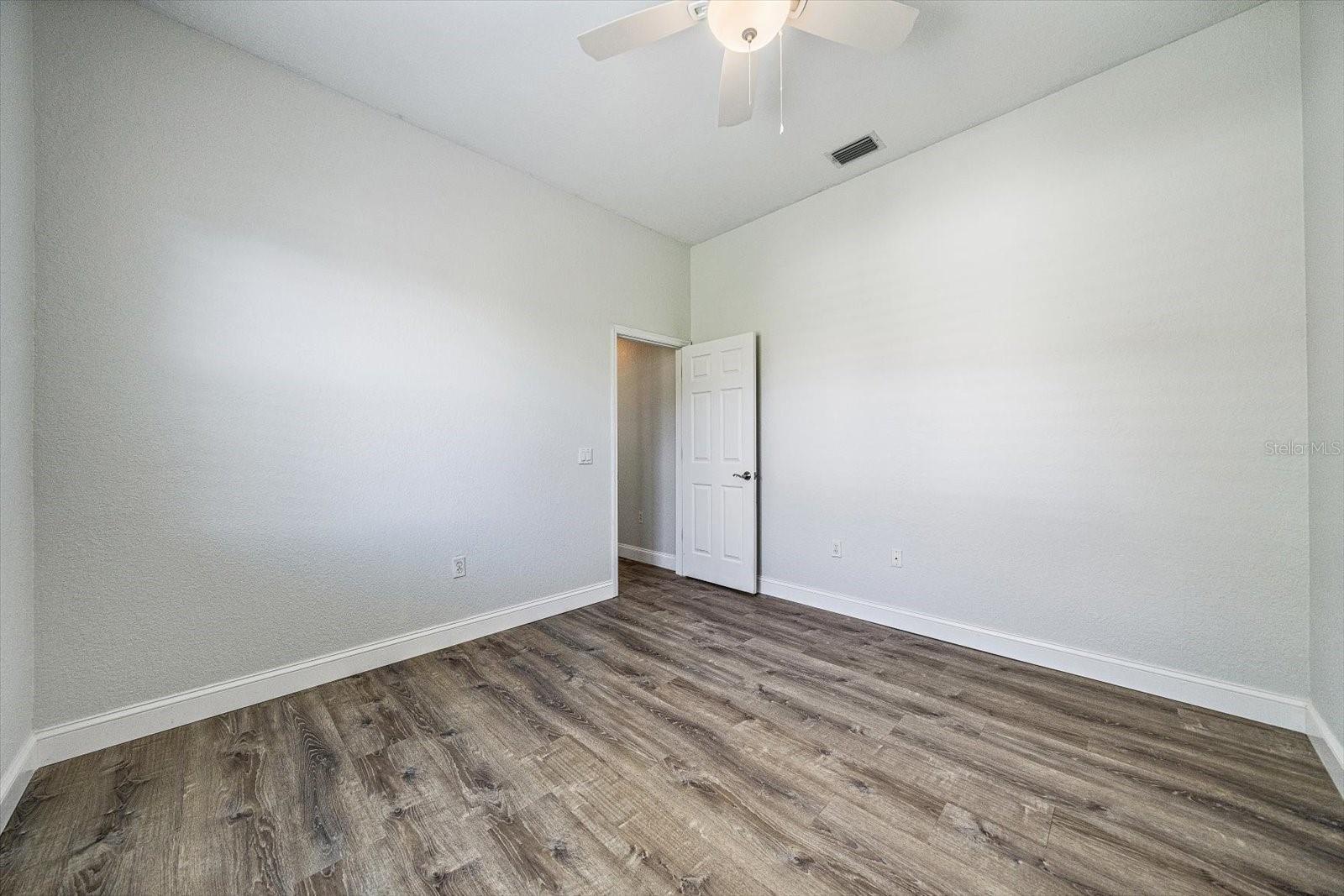 11909 SUMMER MEADOW DR — photo 35