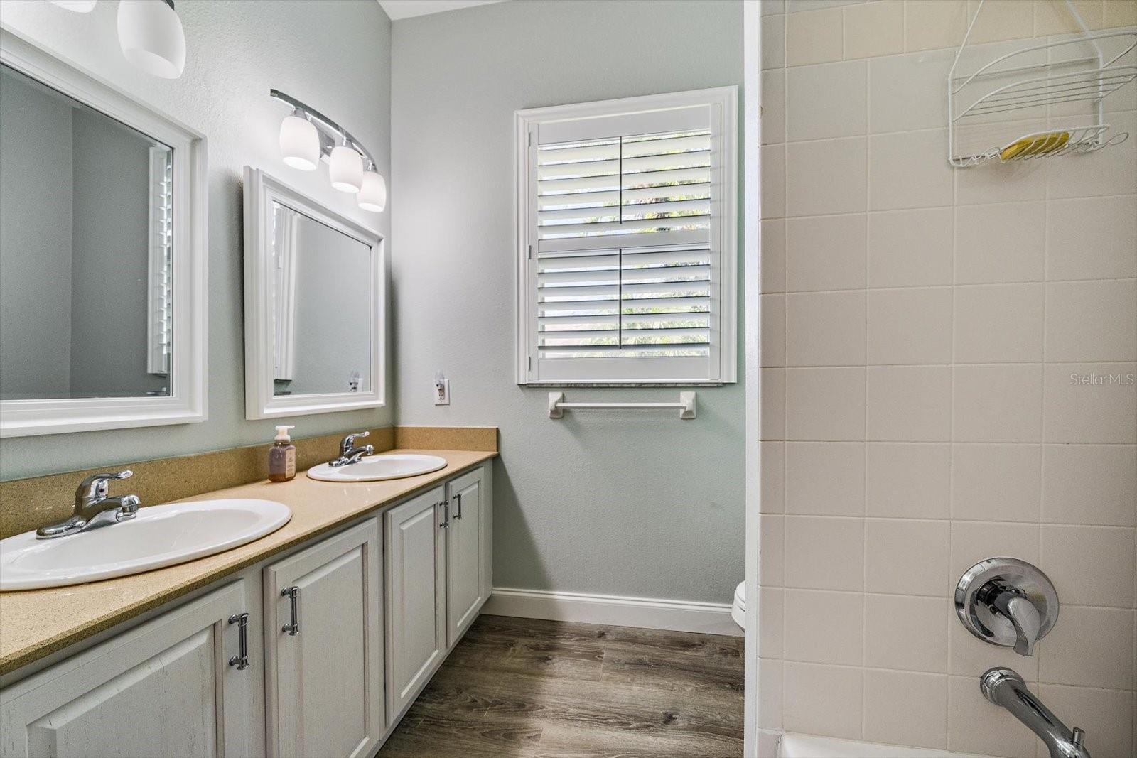 11909 SUMMER MEADOW DR — photo 33
