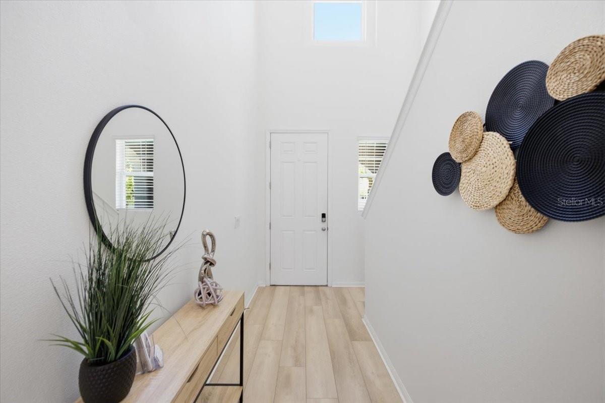 5718 LOS ROBLES CT — photo 3