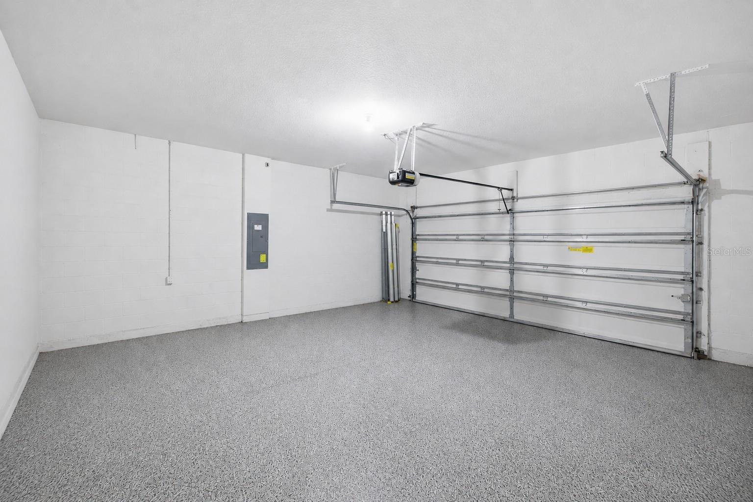 5718 LOS ROBLES CT — photo 39