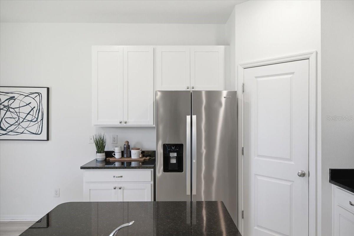 5718 LOS ROBLES CT — photo 9