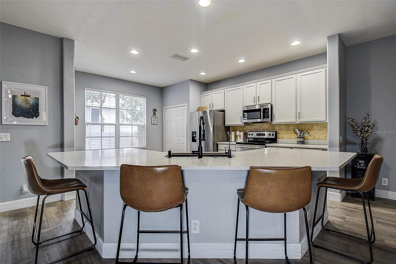 1426 HILLVIEW LN — photo 10