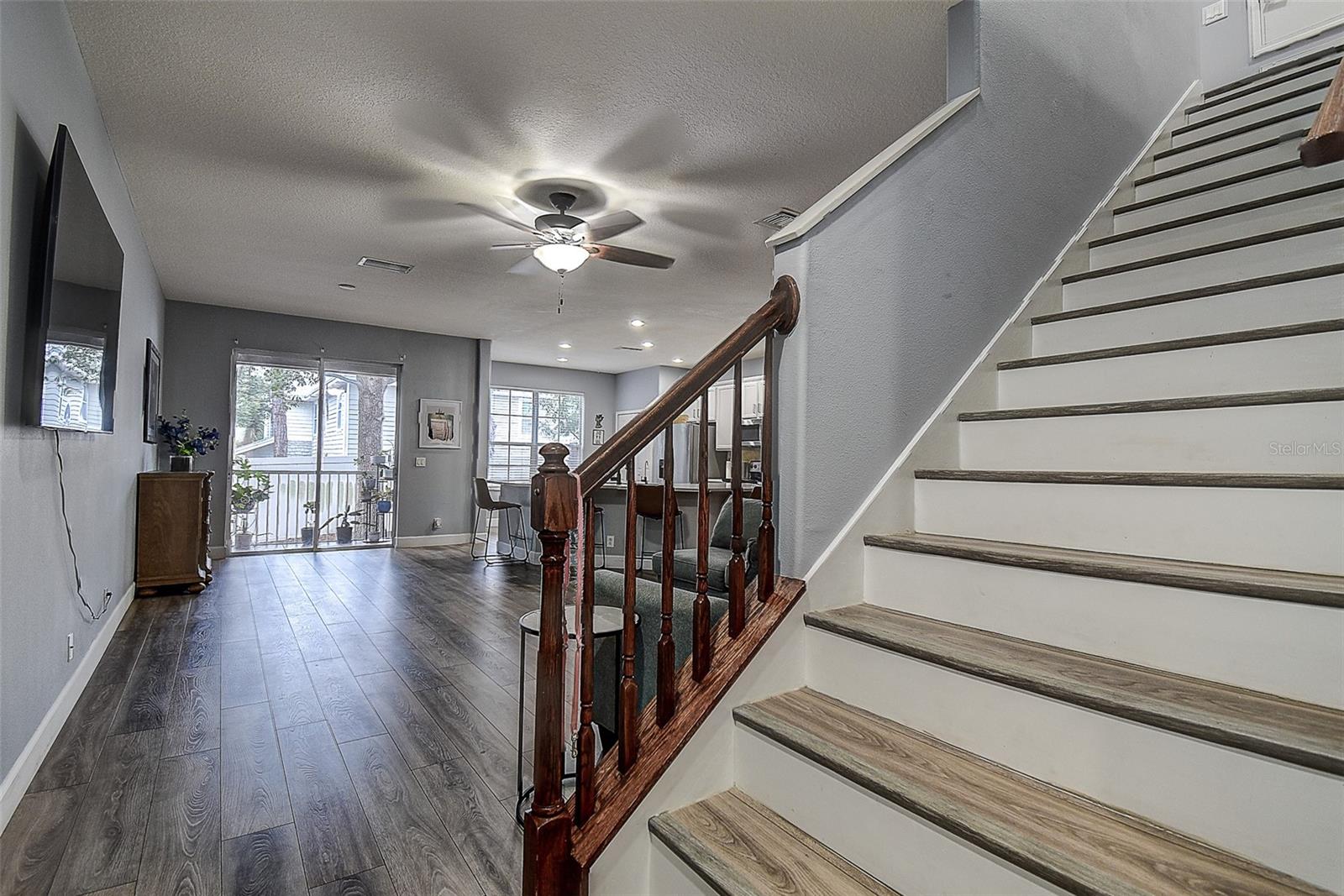 1426 HILLVIEW LN — photo 5