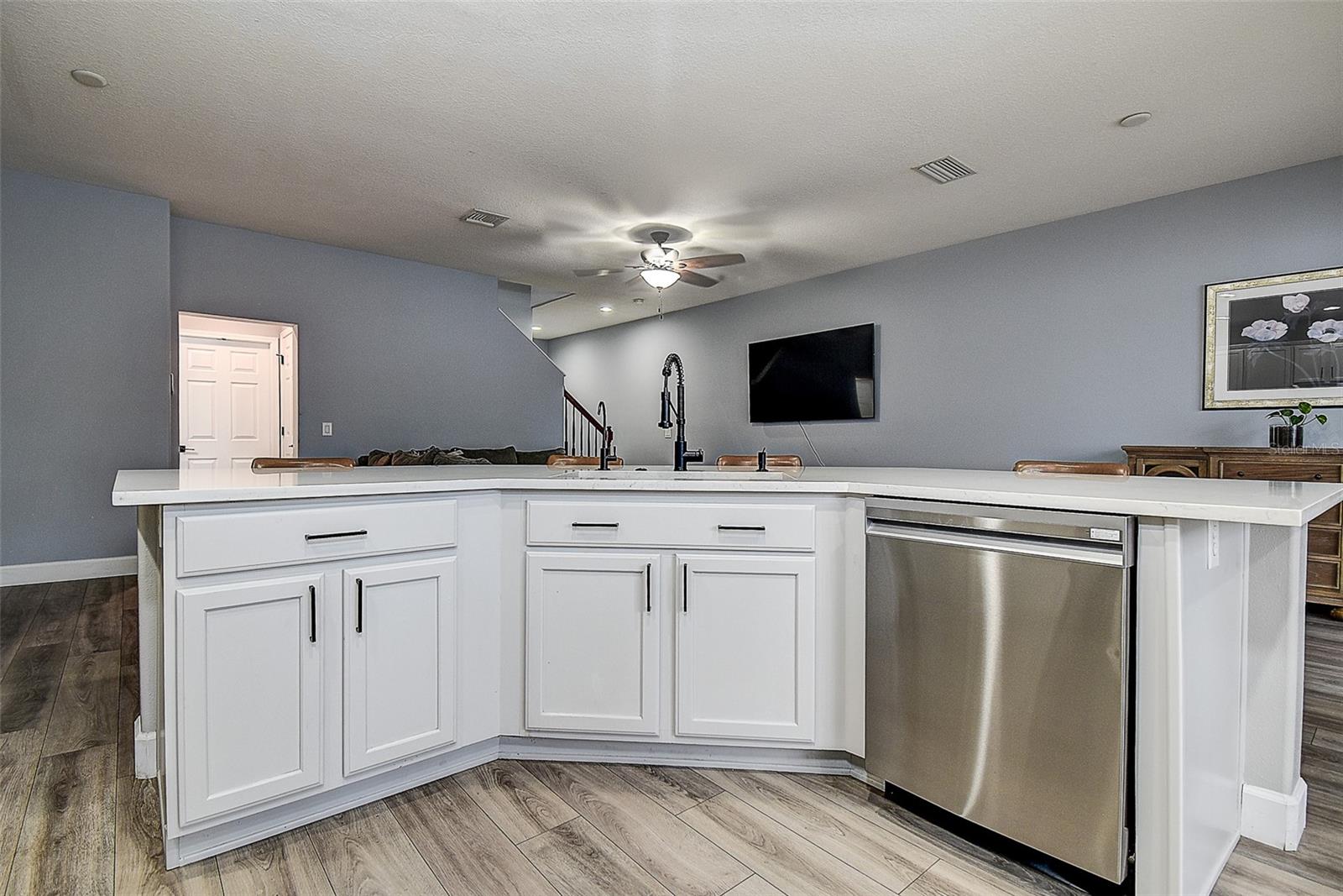 1426 HILLVIEW LN — photo 11