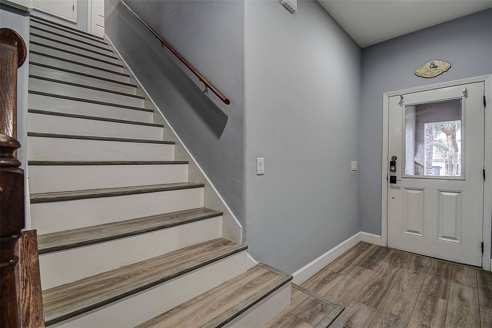 1426 HILLVIEW LN — photo 4