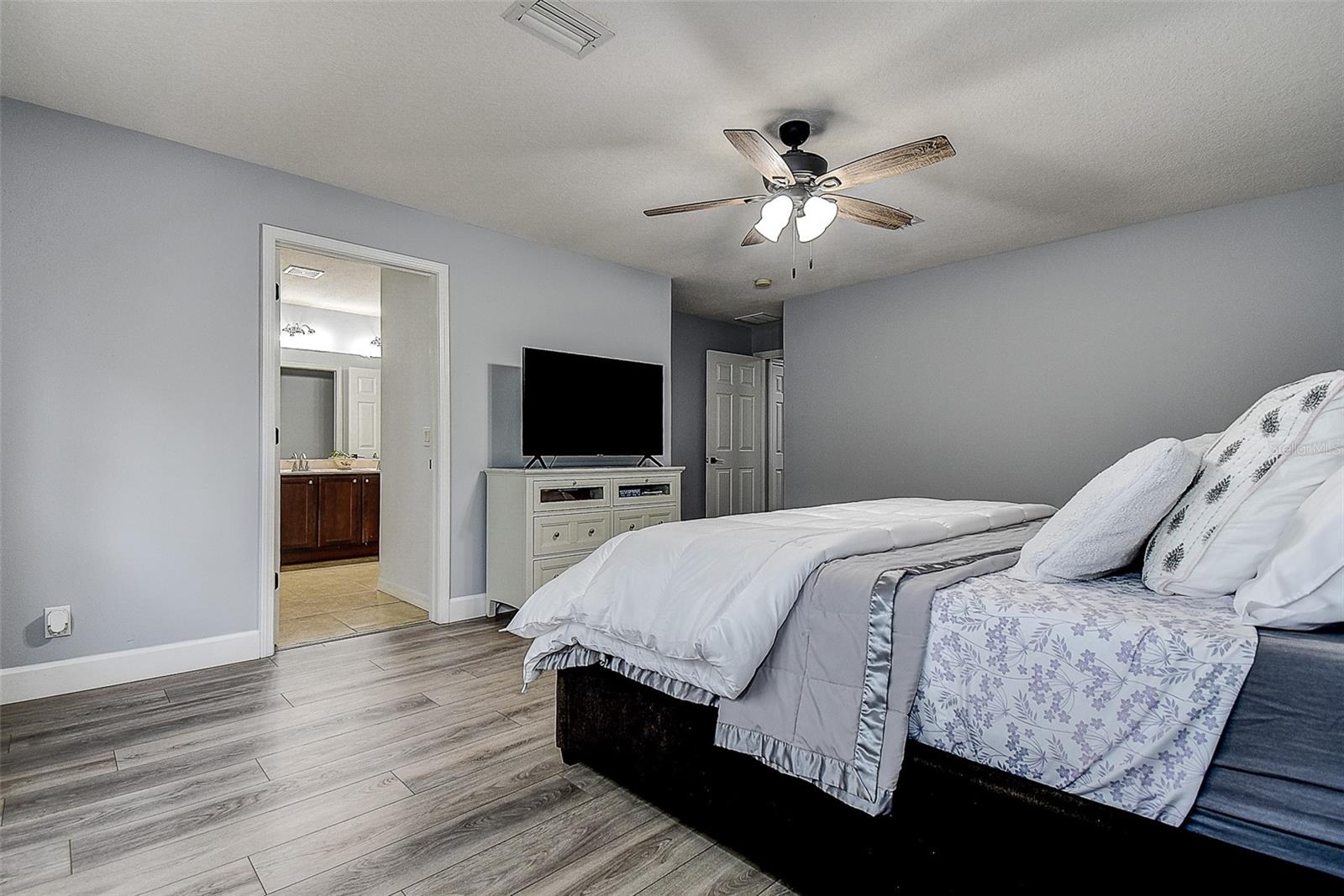 1426 HILLVIEW LN — photo 17