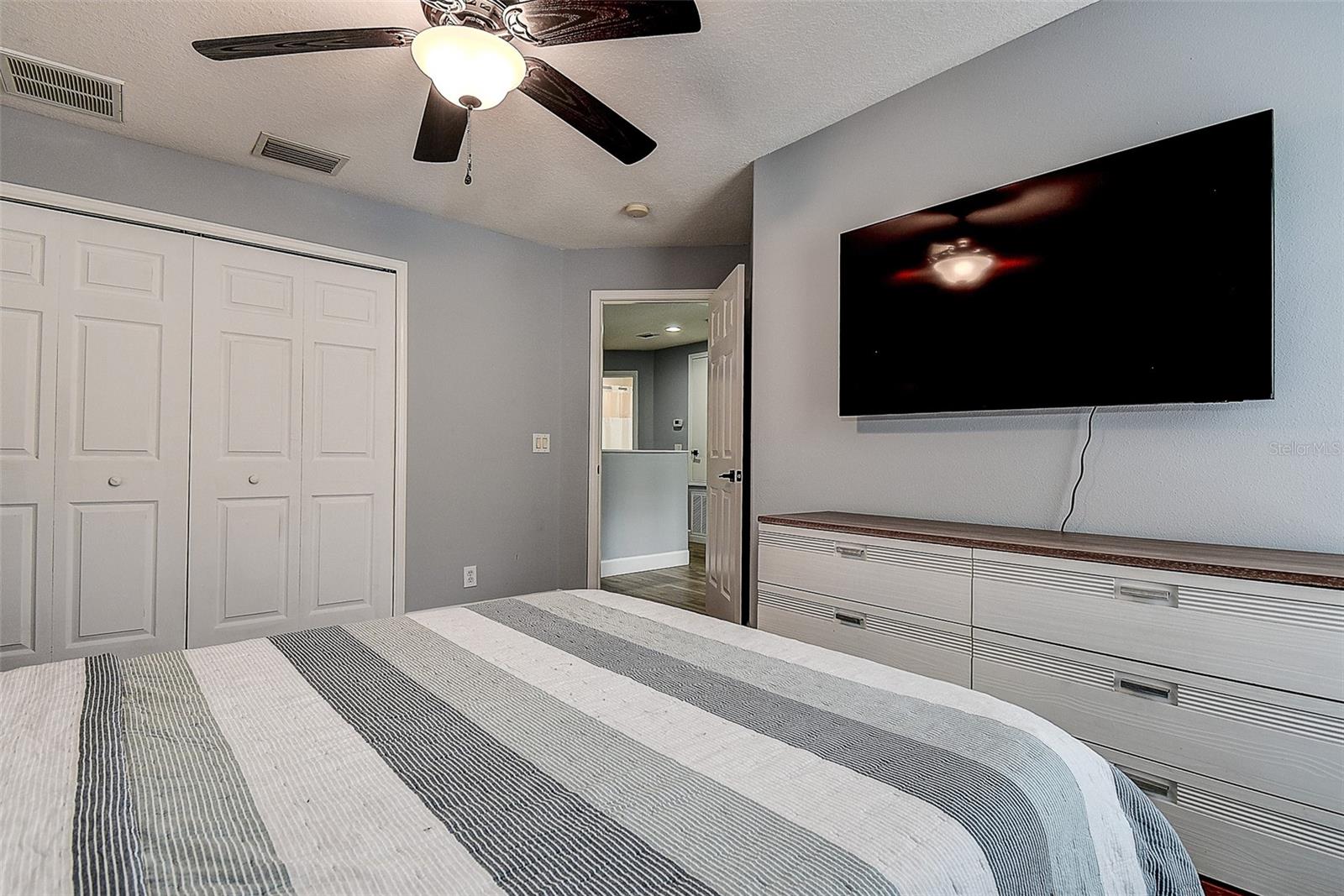 1426 HILLVIEW LN — photo 27