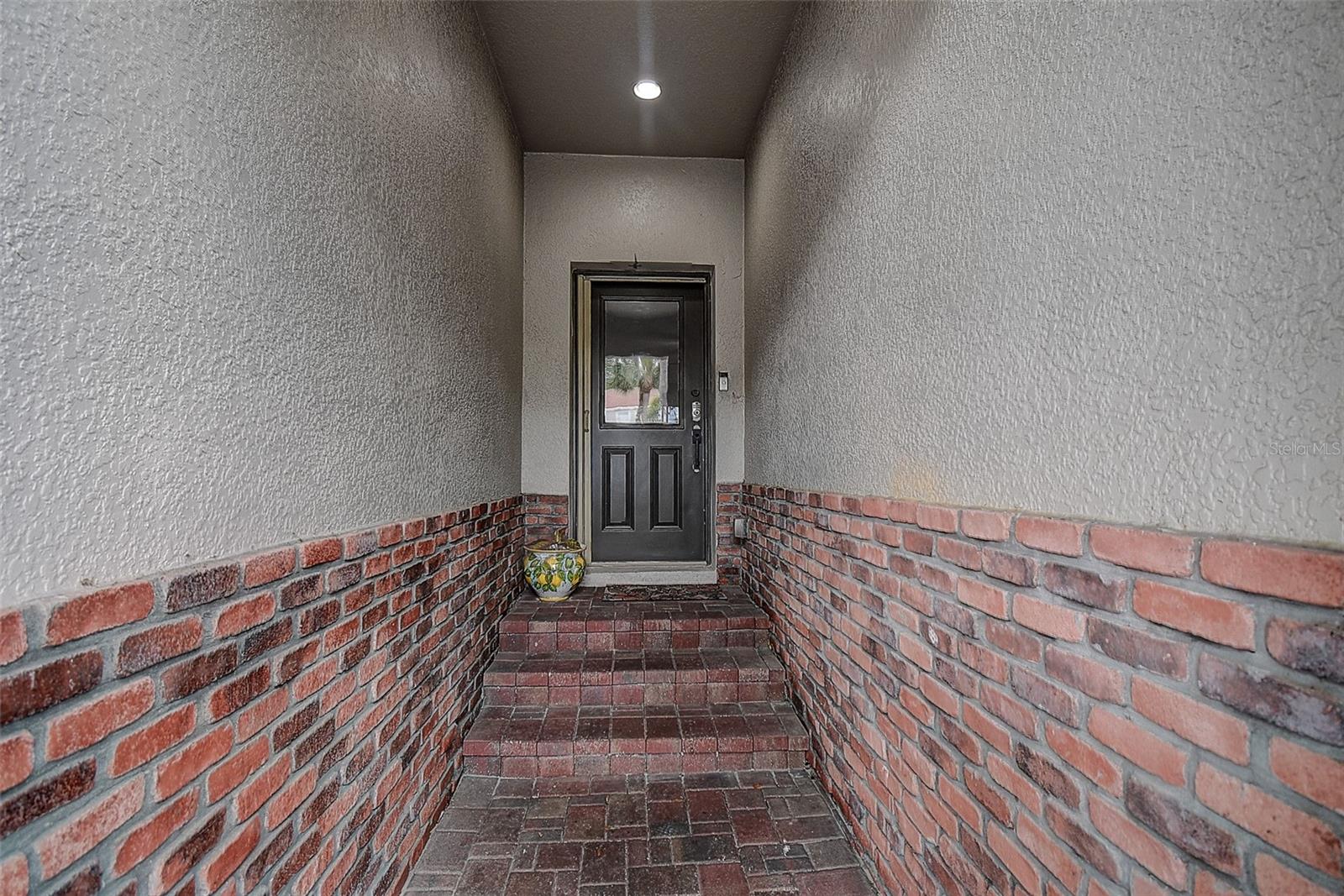 1426 HILLVIEW LN — photo 3