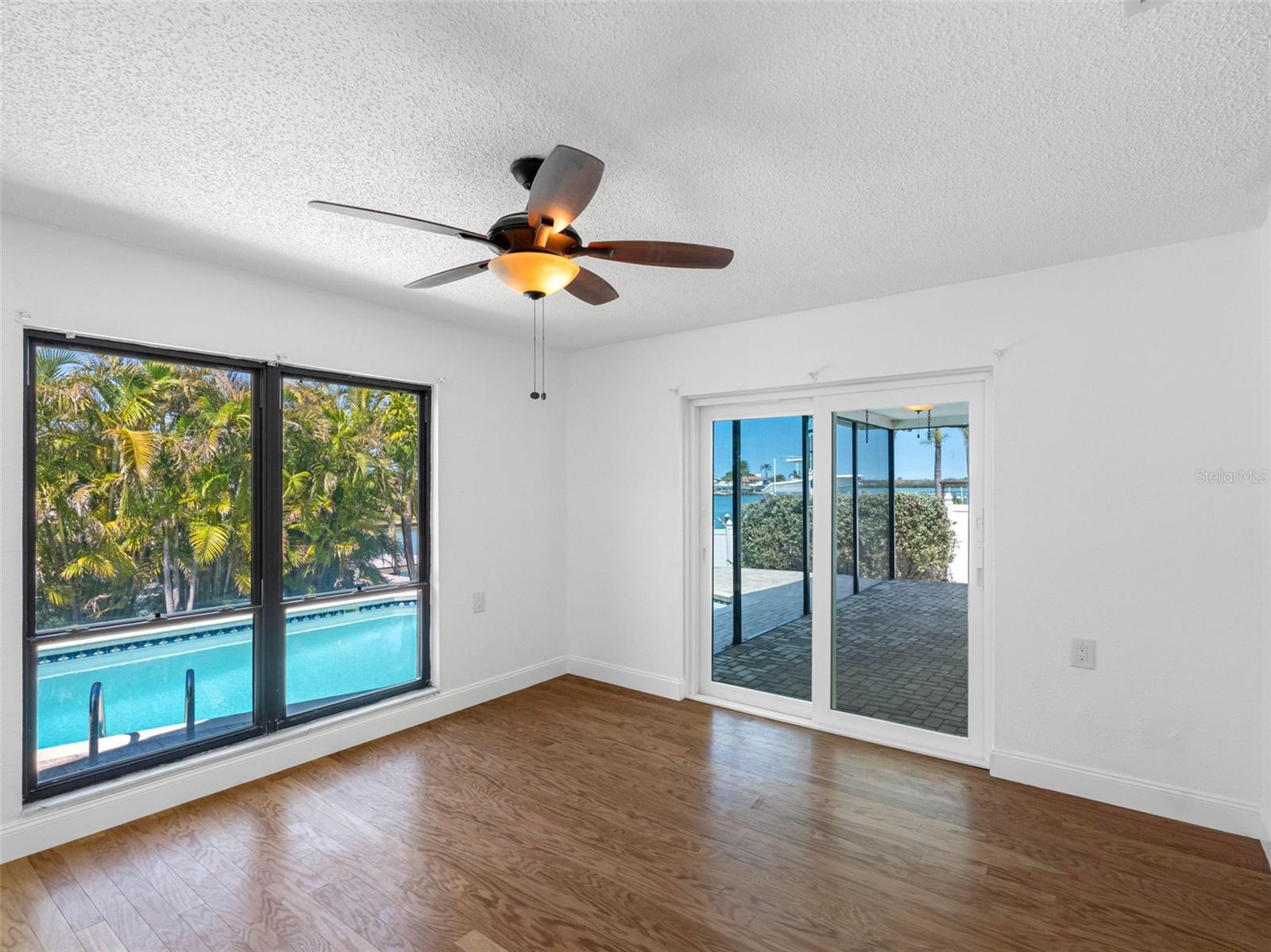562 JOHNS PASS AVE — photo 37