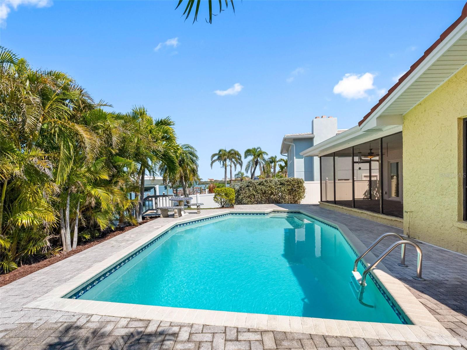 562 JOHNS PASS AVE — photo 27