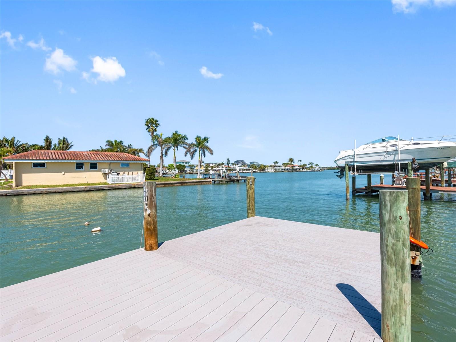 562 JOHNS PASS AVE — photo 23