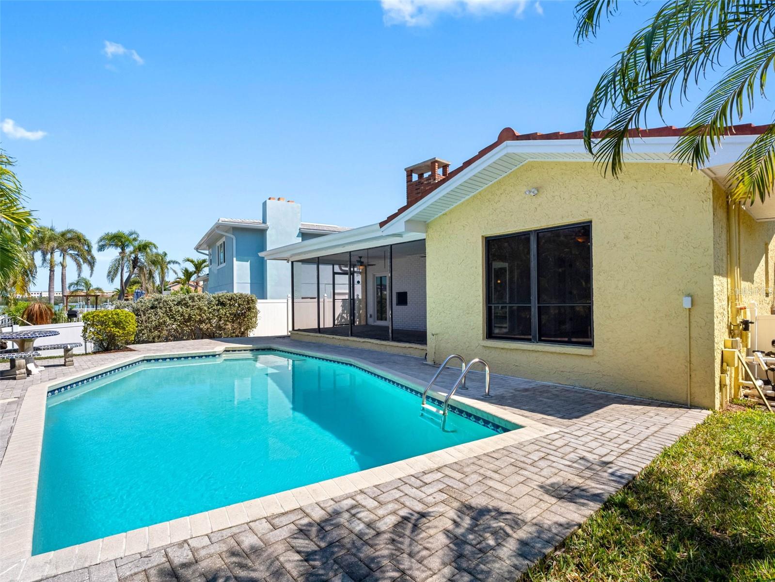 562 JOHNS PASS AVE — photo 26