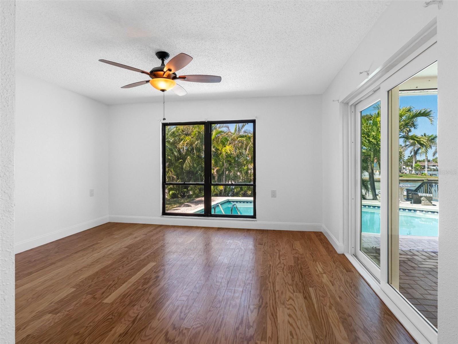 562 JOHNS PASS AVE — photo 40