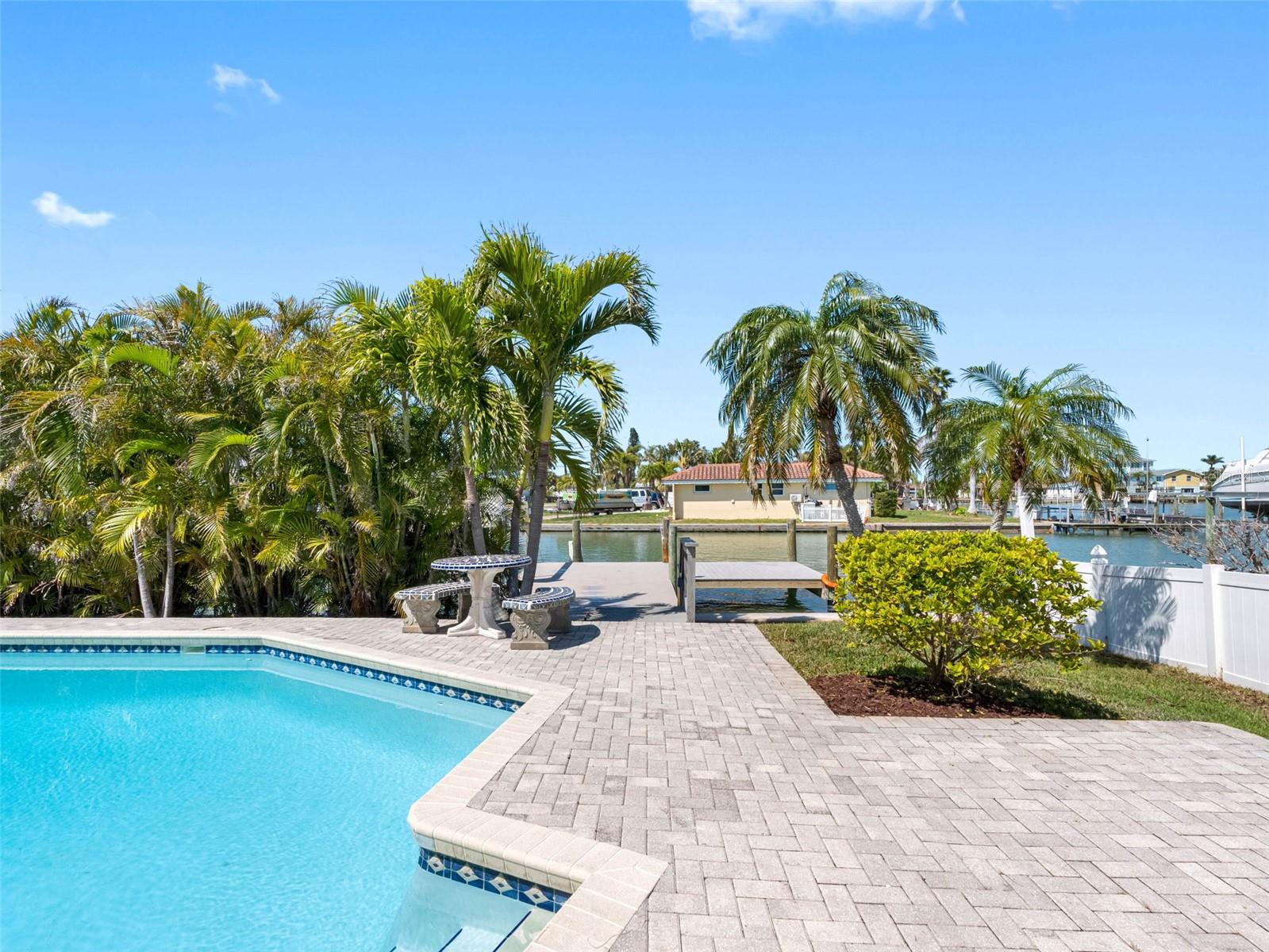562 JOHNS PASS AVE — photo 30
