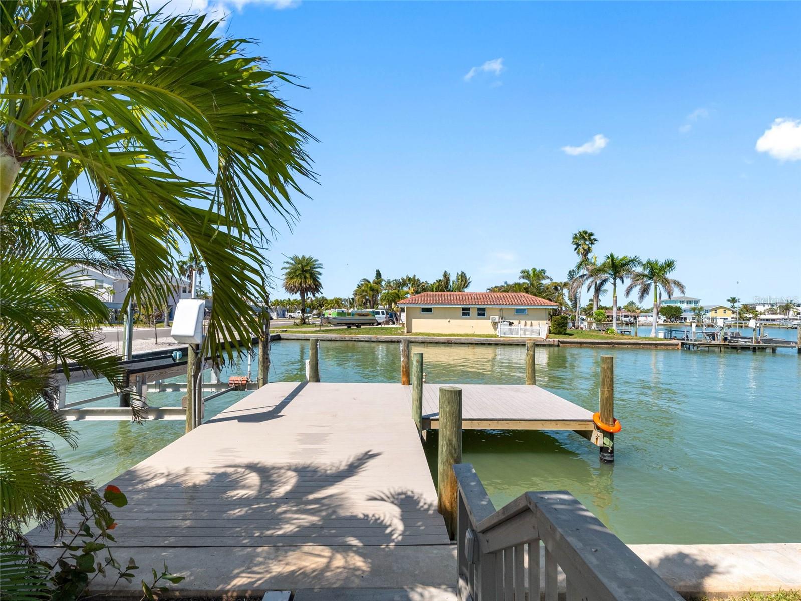 562 JOHNS PASS AVE — photo 19