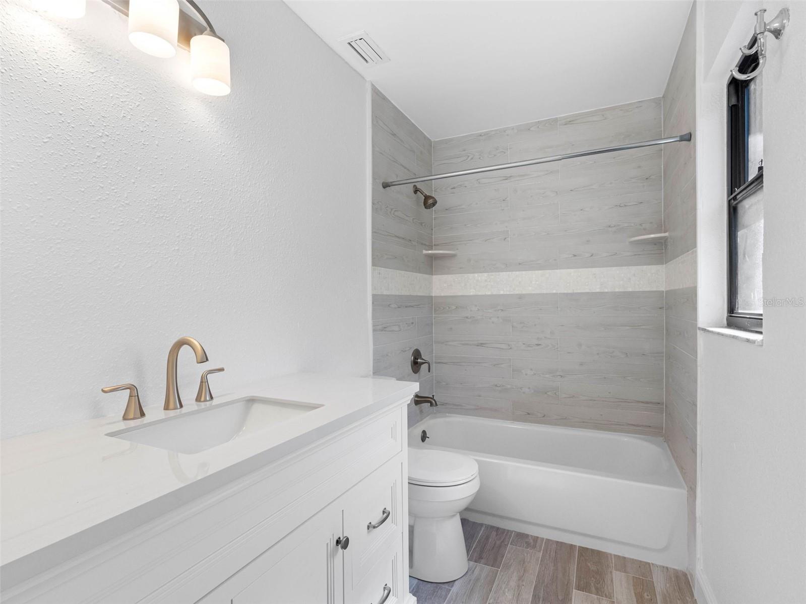562 JOHNS PASS AVE — photo 36