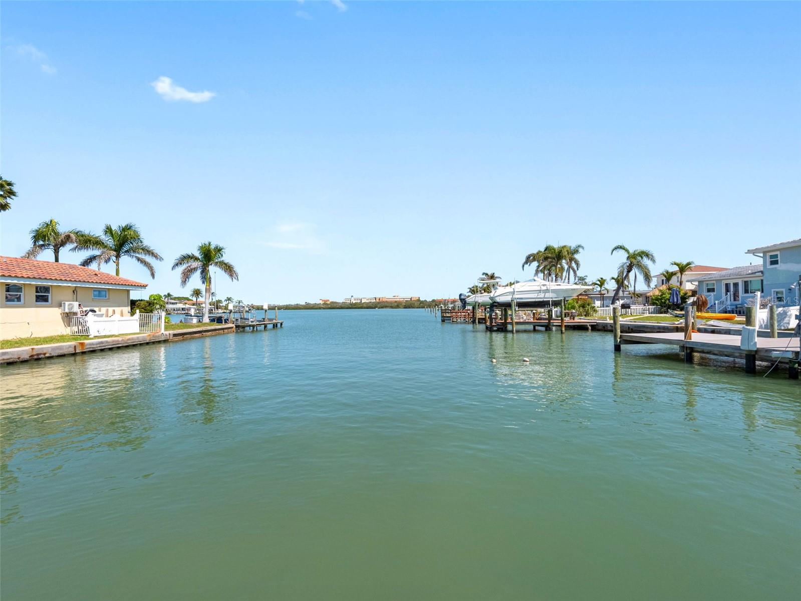 562 JOHNS PASS AVE — photo 9