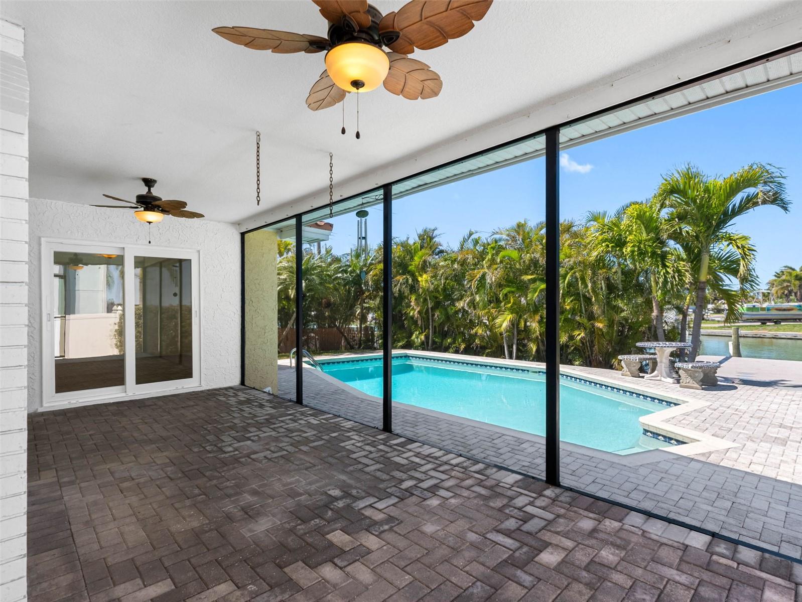 562 JOHNS PASS AVE — photo 32