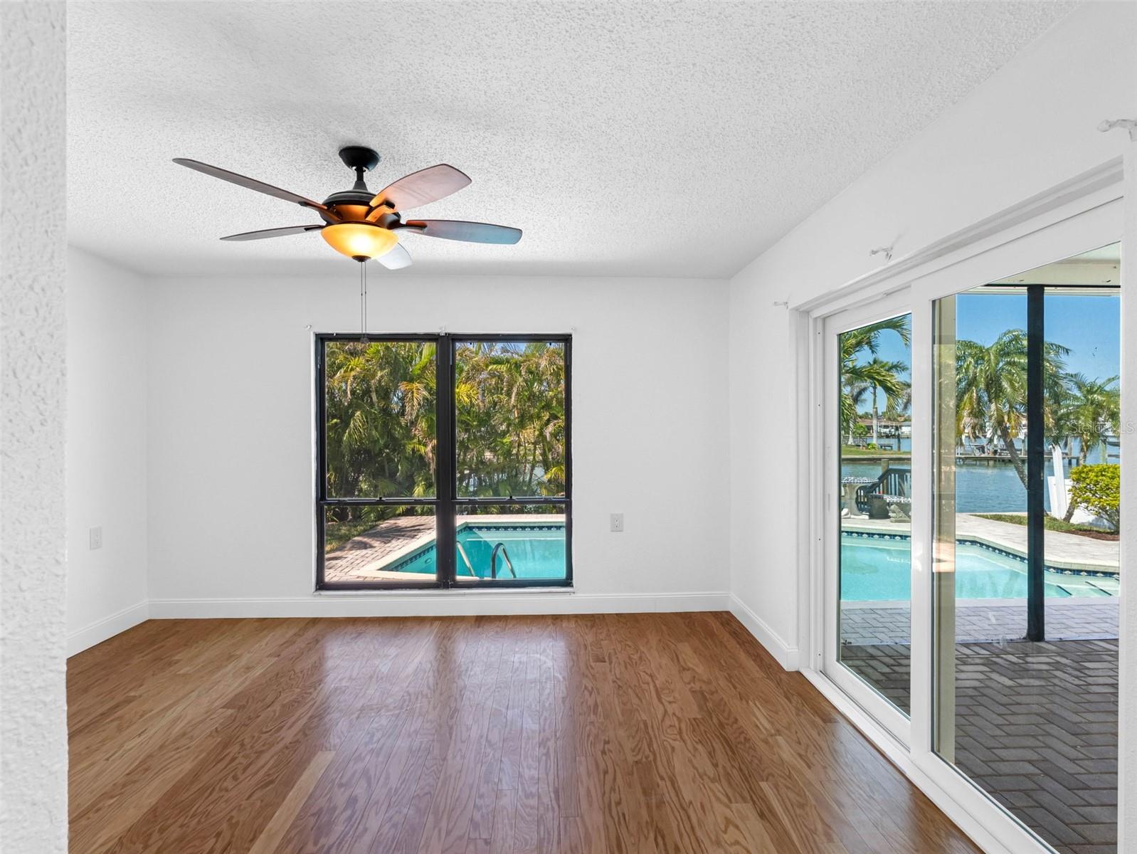 562 JOHNS PASS AVE — photo 38