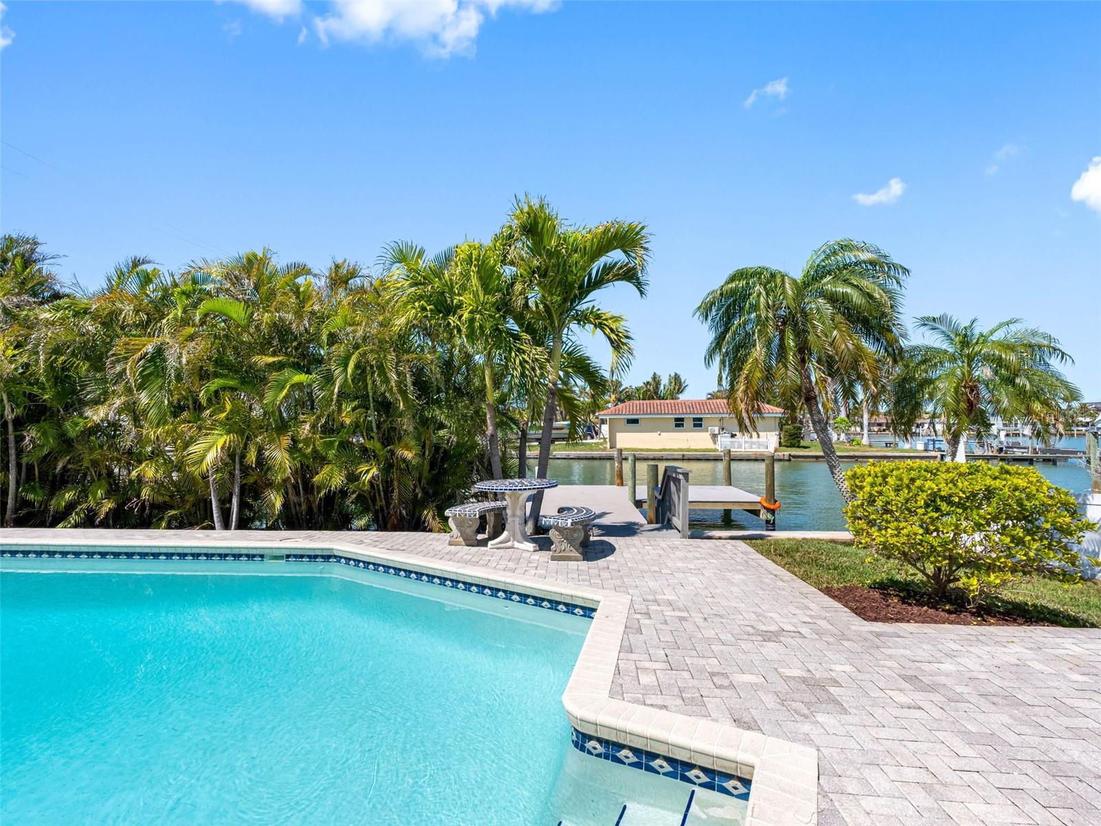 562 JOHNS PASS AVE — photo 29