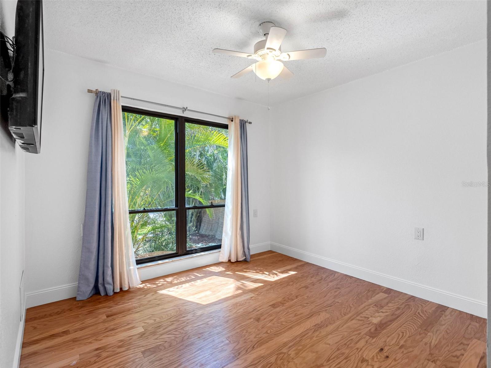 562 JOHNS PASS AVE — photo 43