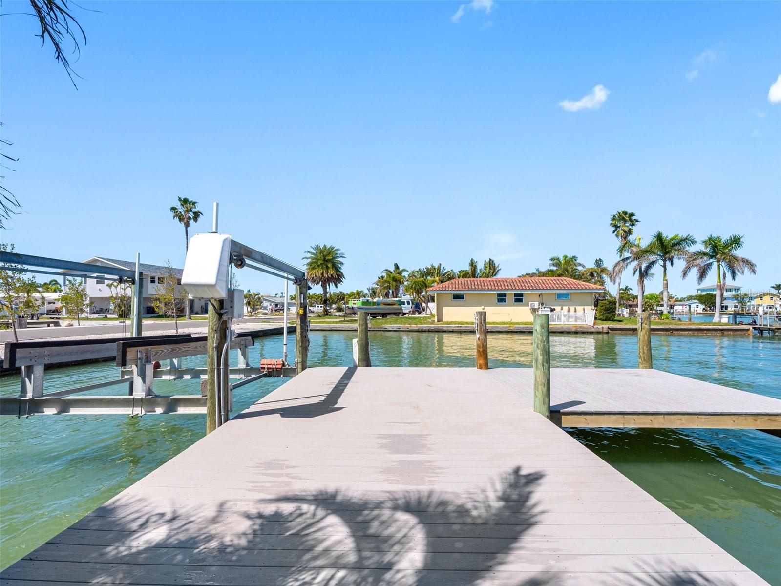 562 JOHNS PASS AVE — photo 21