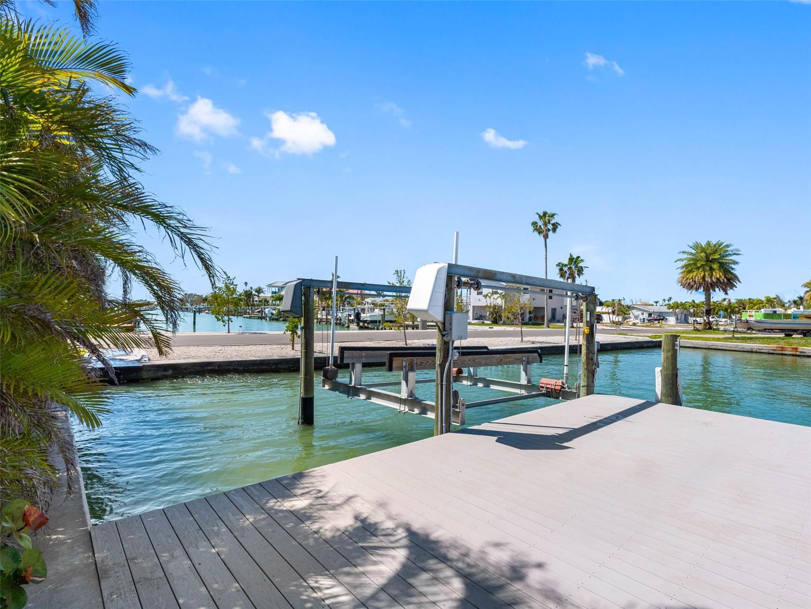562 JOHNS PASS AVE — photo 22