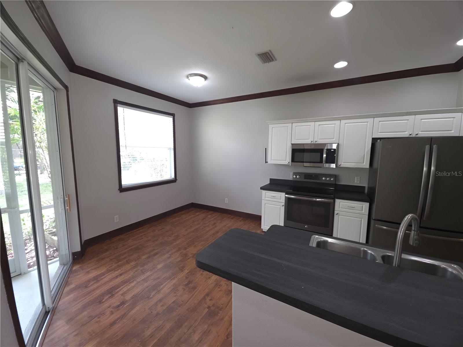 3564 LASLO AVE — photo 11