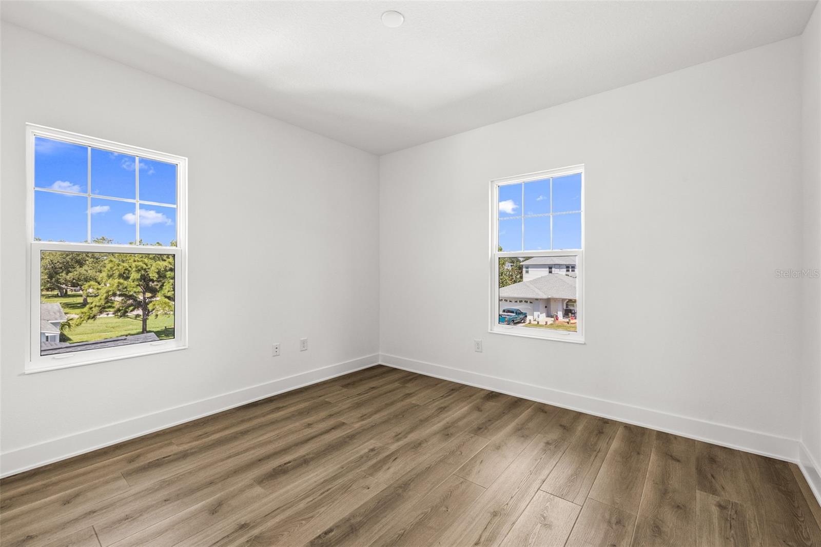 324 37TH AVE — photo 34