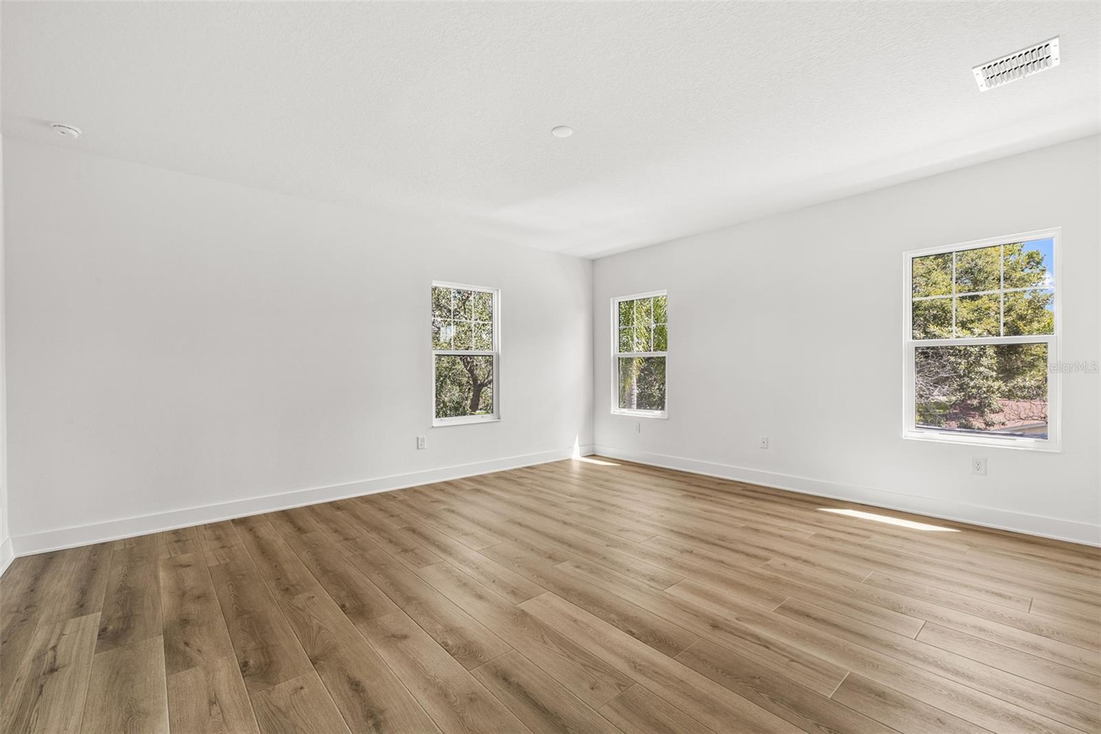 324 37TH AVE — photo 20