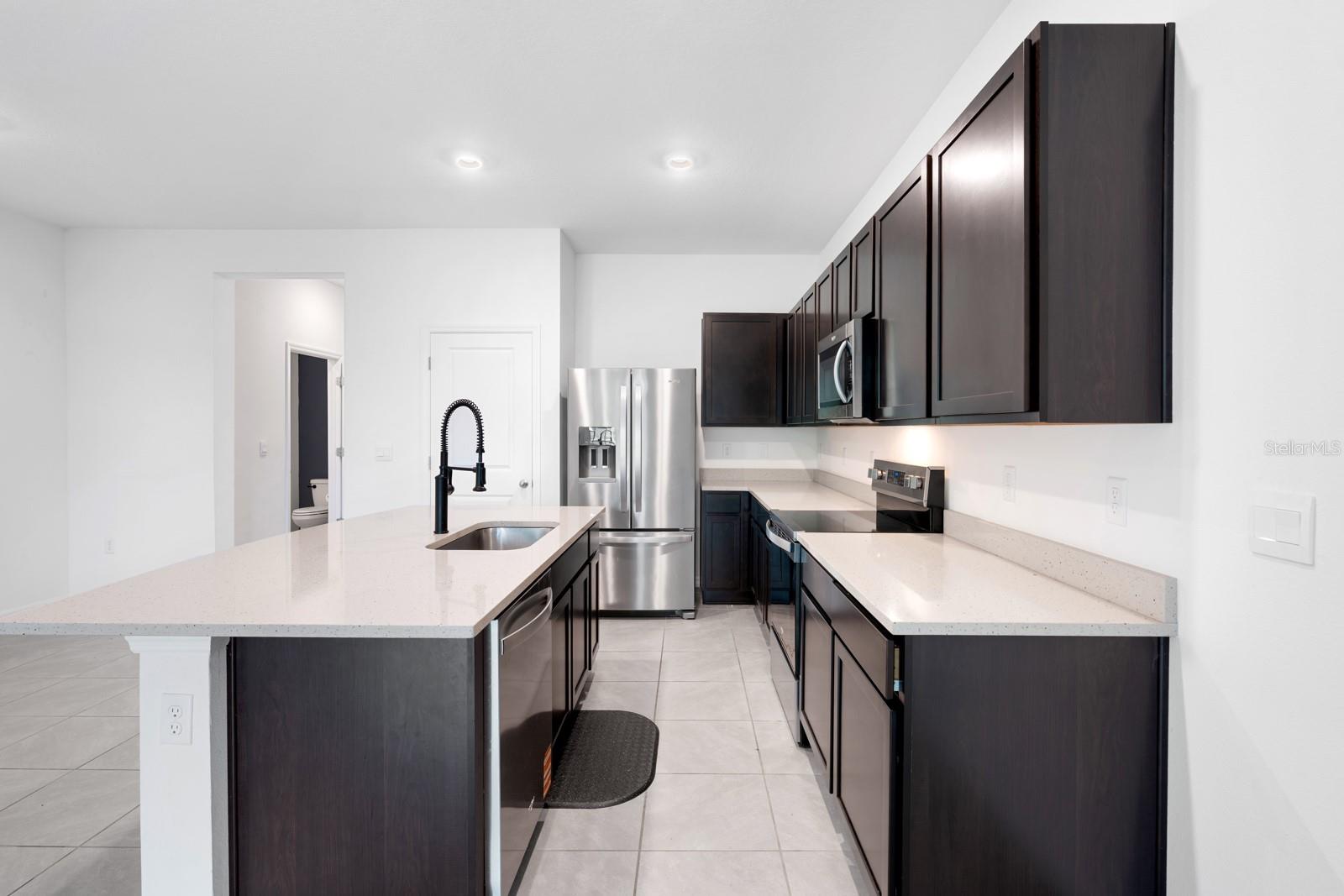 5052 CAPTAIN DAVIS DR — photo 24