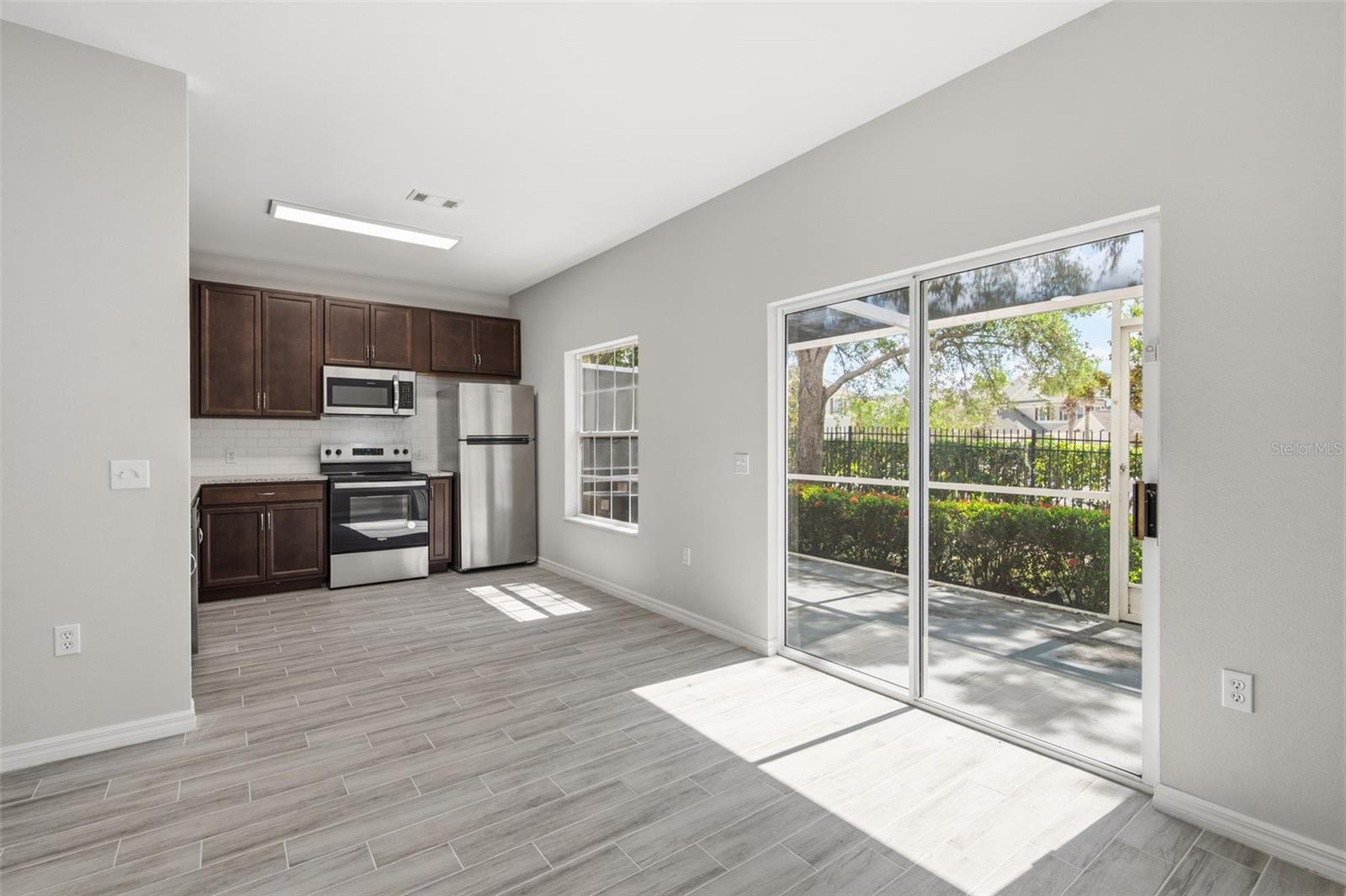 7560 PLANTATION CIR — photo 9