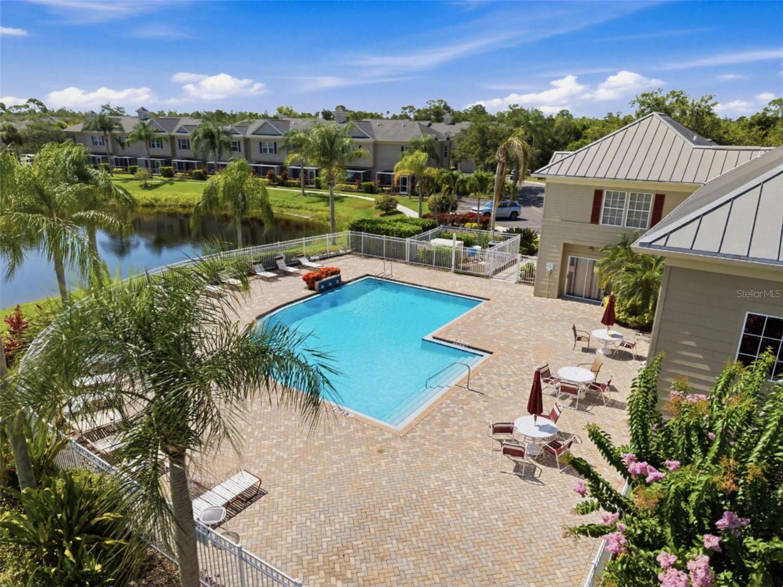 7560 PLANTATION CIR — photo 37