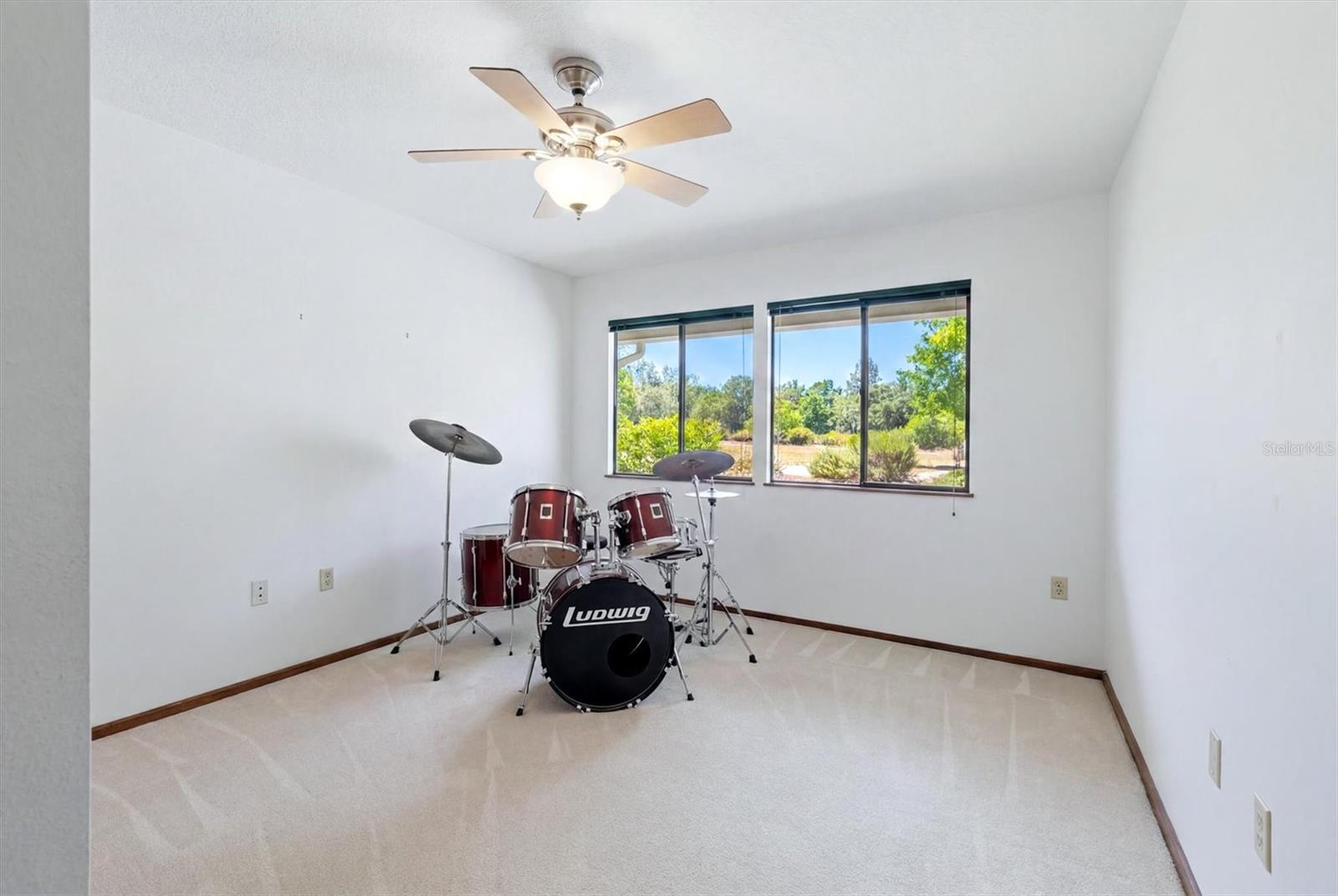 1063 GREYSTONE LN — photo 23
