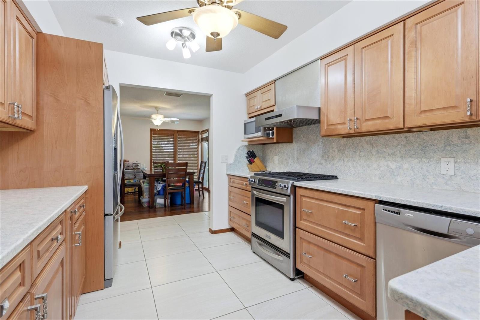 1063 GREYSTONE LN — photo 13