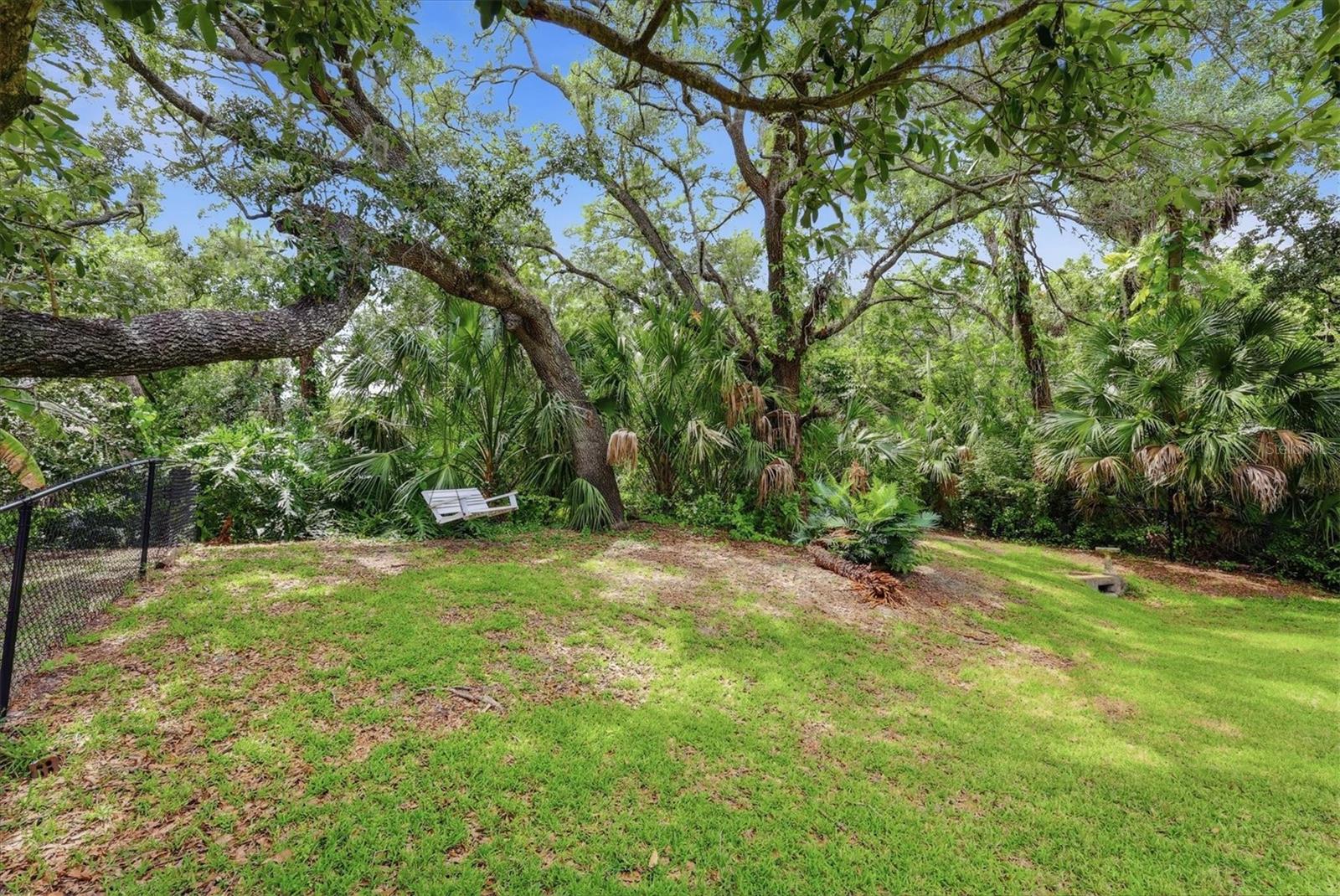 1063 GREYSTONE LN — photo 35