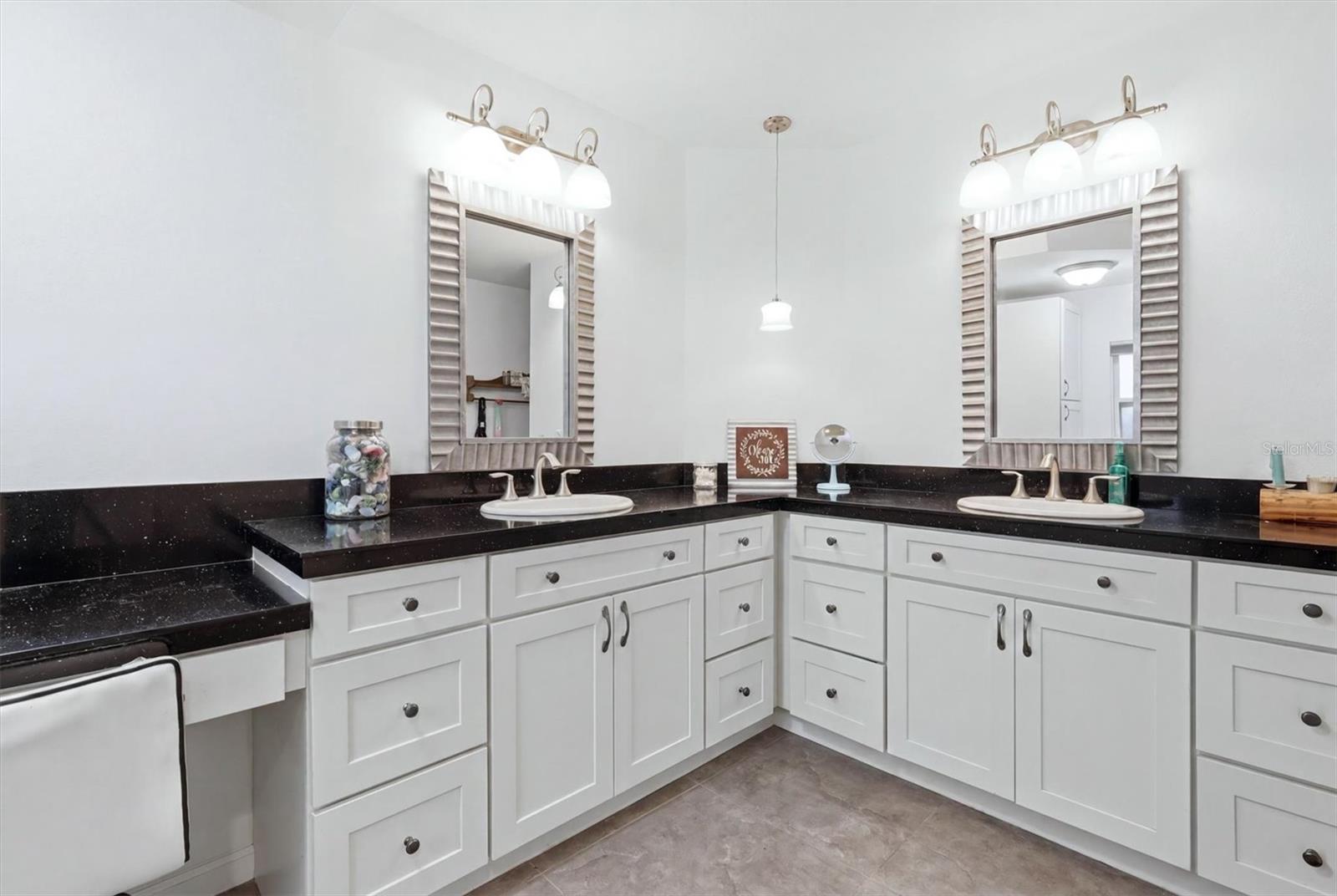 1063 GREYSTONE LN — photo 28