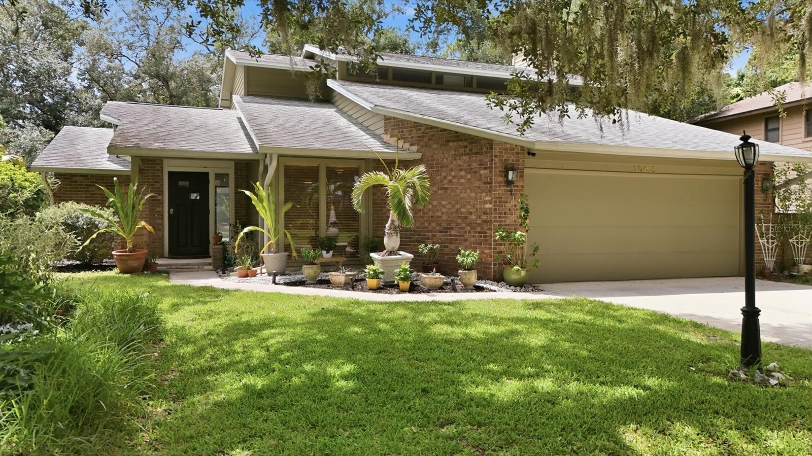 1063 GREYSTONE LN — photo 3