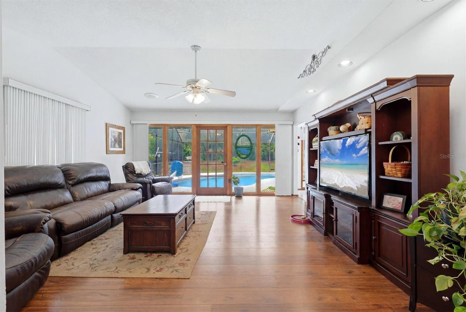 1063 GREYSTONE LN — photo 8