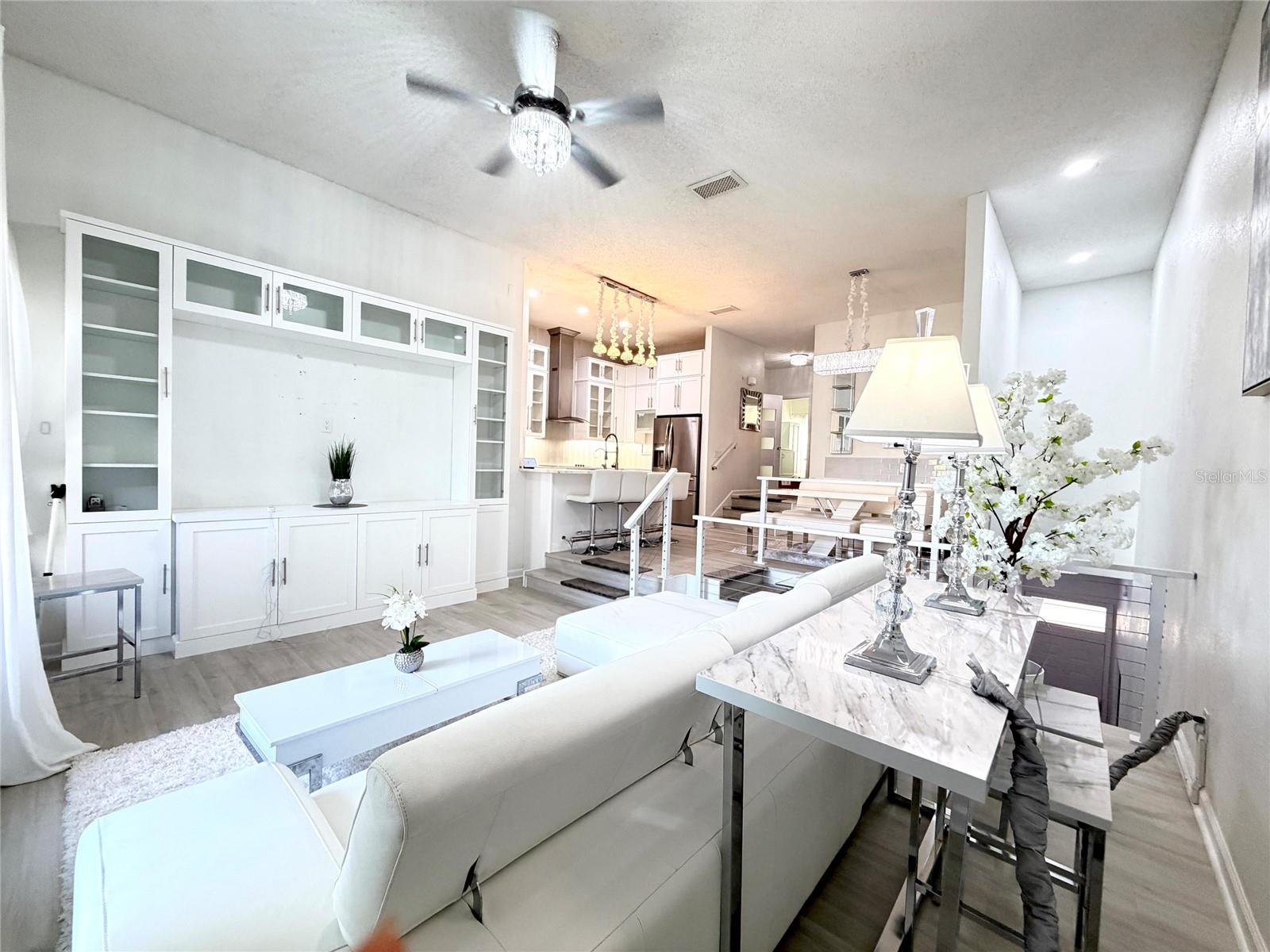 724 CORAL REEF DR — photo 12