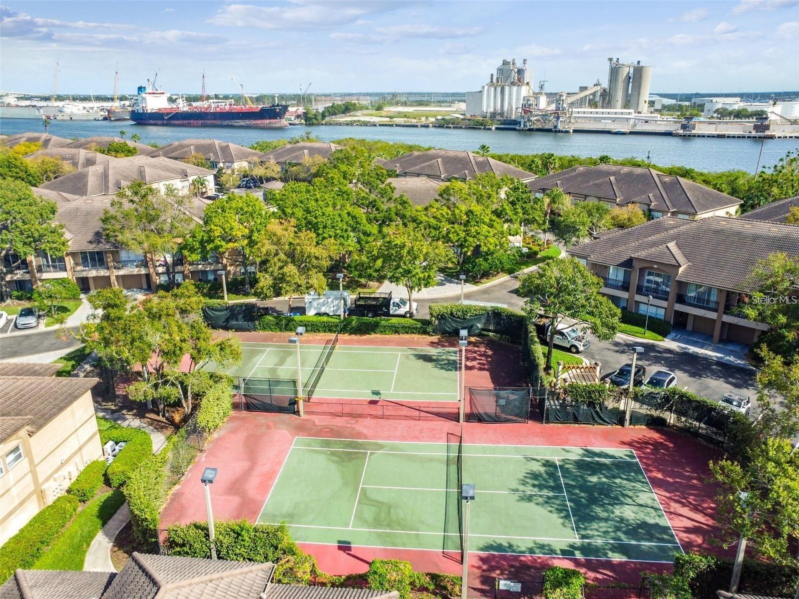 724 CORAL REEF DR — photo 41