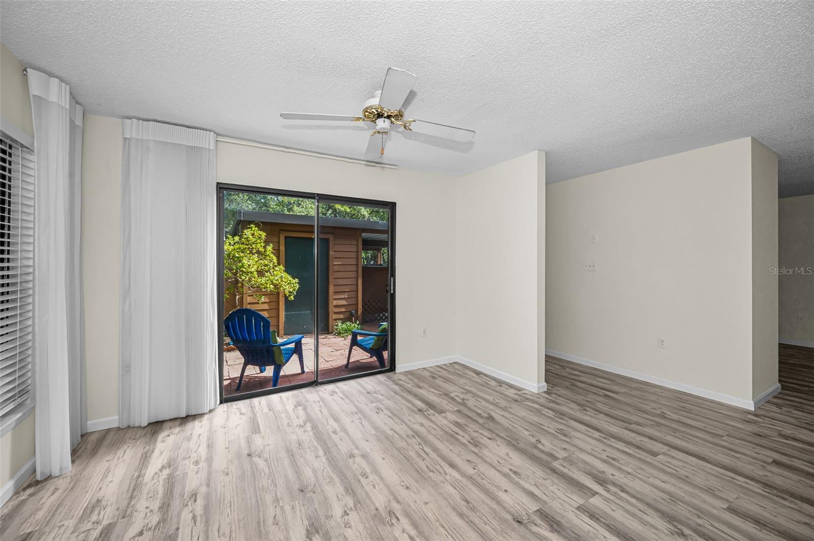 2205 LENNOX RD E #2205 — photo 4